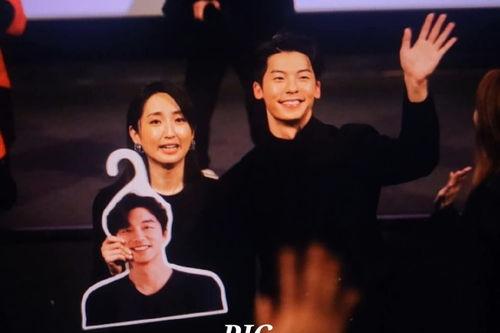 51热心的朝阳区群众今日吃瓜 明星黑料爆出来可以洗白吗,明星黑料能否洗白？-第1张图片-黄色漫画在线