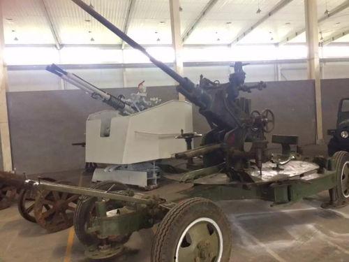 国产高射炮装甲车视频-第2张图片-黄色漫画在线