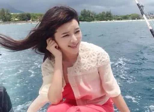 国产美女主播户外视频,国产美女主播带你领略自然之美-第3张图片-黄色漫画在线