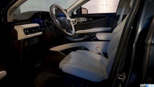 2吨国产豪车视频,性能与奢华的完美融合-第2张图片-黄色漫画在线