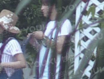 国产人摸啪视频,揭秘国内私密娱乐现象-第1张图片-黄色漫画在线