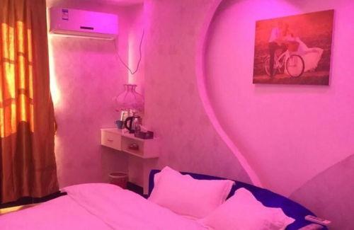 国产情侣酒店视频网站,揭秘私密空间里的浪漫时光-第2张图片-黄色漫画在线